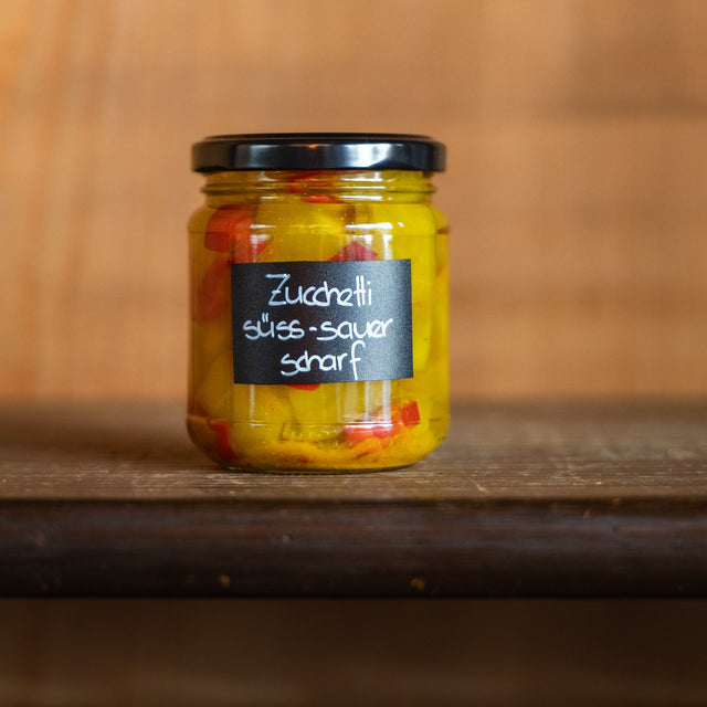 Eingelegte Zucchetti aus Nidwalden